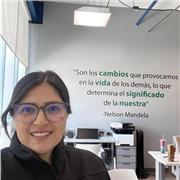 Maestra de Inglés enfocada en preparación para certificaciones